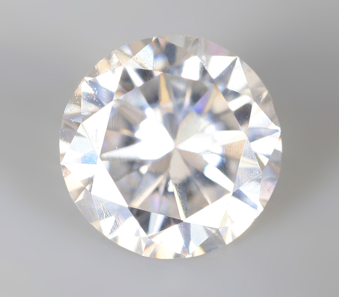 Бесцветный муассанит 0,94 карата