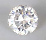 Бесцветный муассанит 0,94 карата