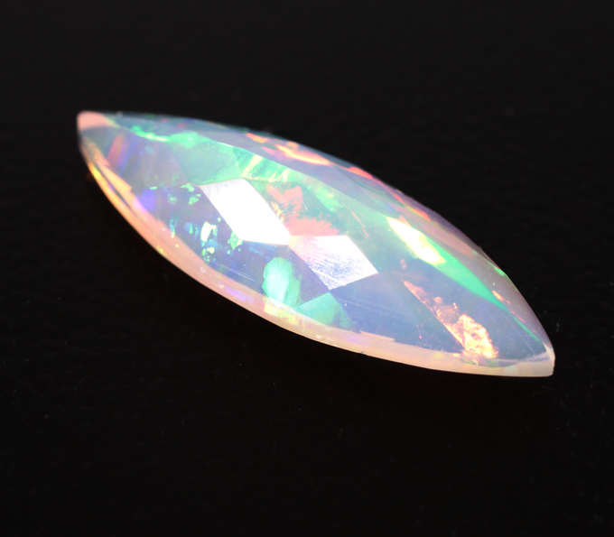 Ограненный эфиопский опал 1,99 карата