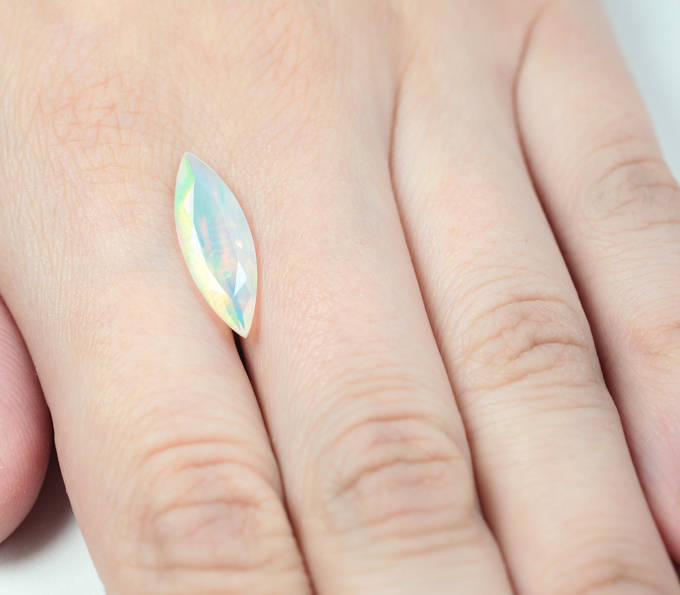 Ограненный эфиопский опал 1,99 карата