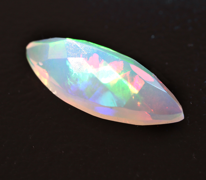 Ограненный эфиопский опал 1,33 карата