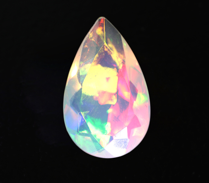 Ограненный эфиопский опал 1,27 карата