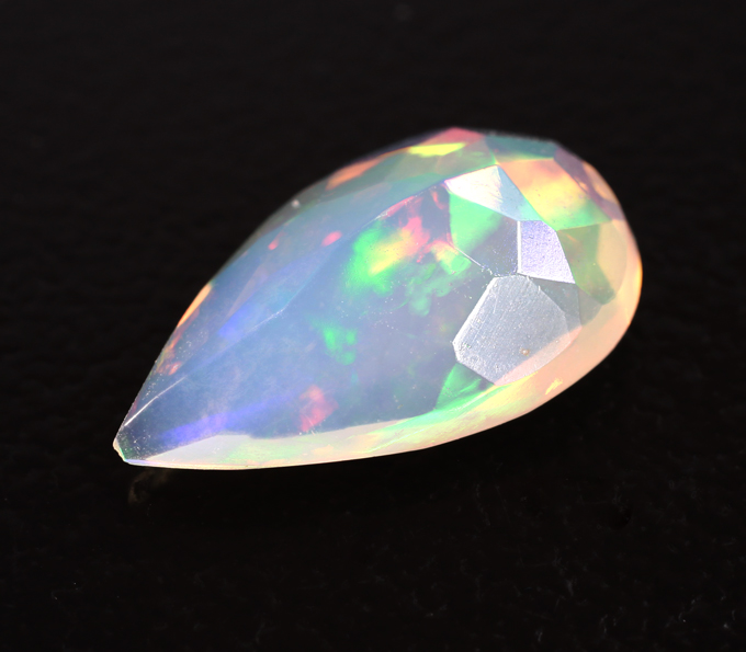 Ограненный эфиопский опал 1,27 карата