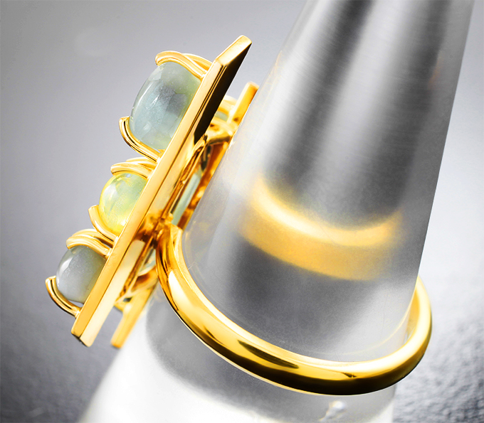 Комплект с диаспорами 9,52 карата и хризобериллами 13,03 карата