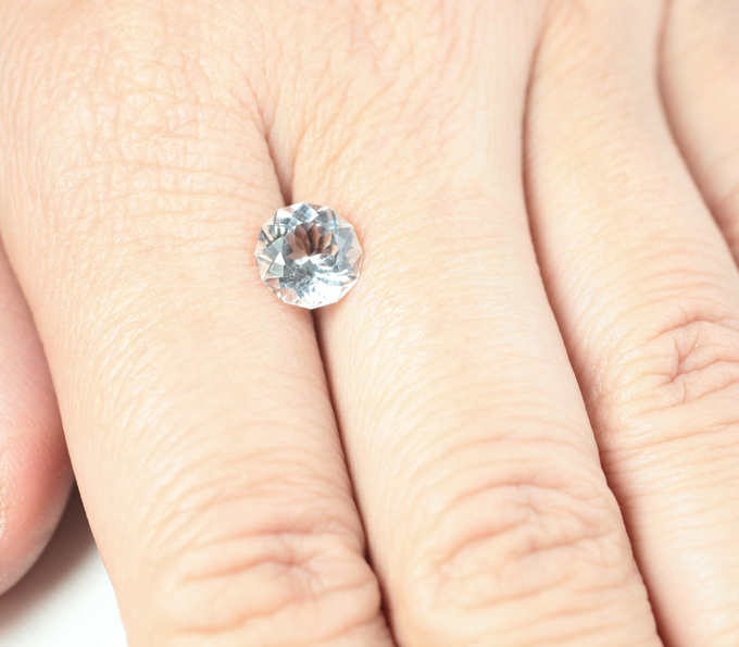 Чистейший гошенит эффектной огранки 1,84 карата