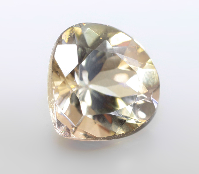 Полихромный цоизит 0,9 карата