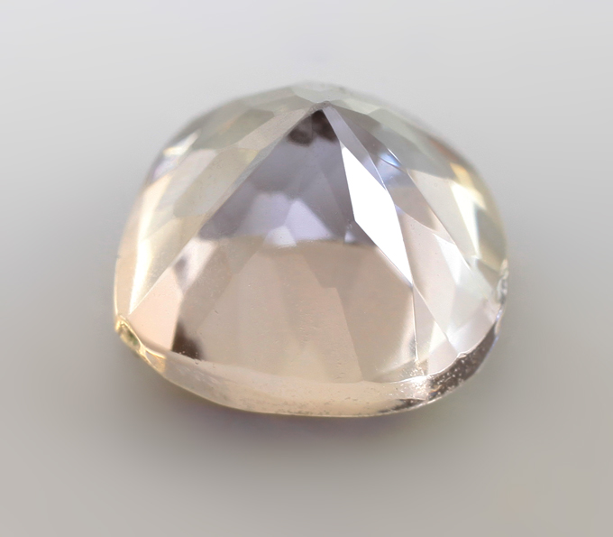 Полихромный цоизит 0,9 карата