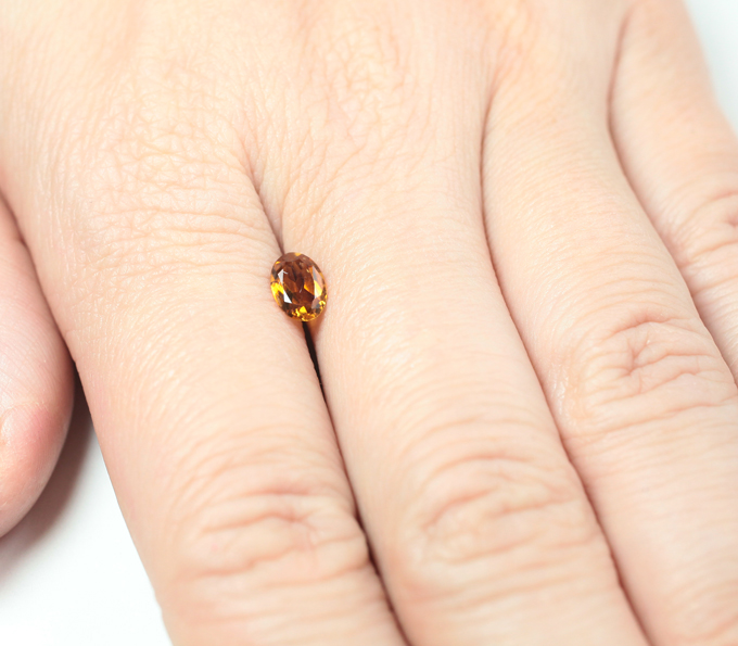 Оранжевато-желтый турмалин 0,61 карата