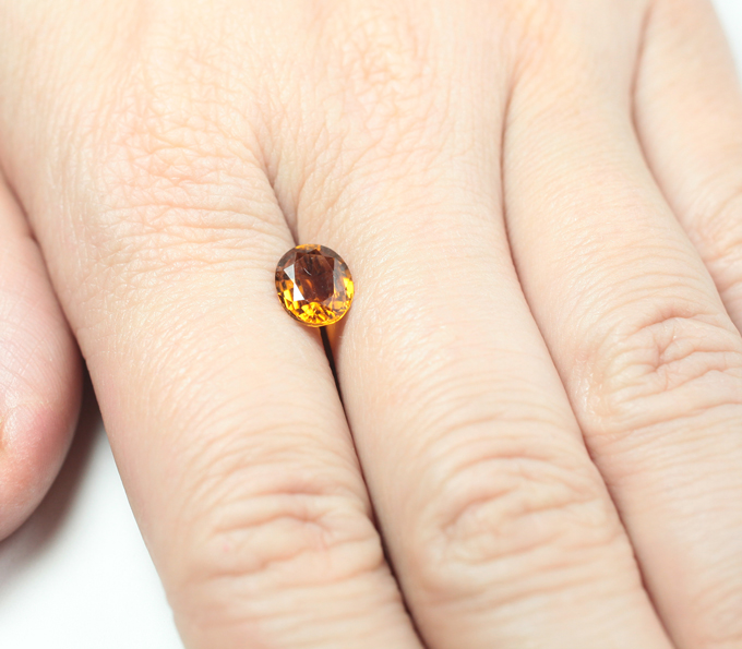 Полихромный турмалин 1,4 карата