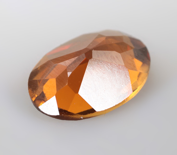 Оранжевато-желтый турмалин 0,7 карата