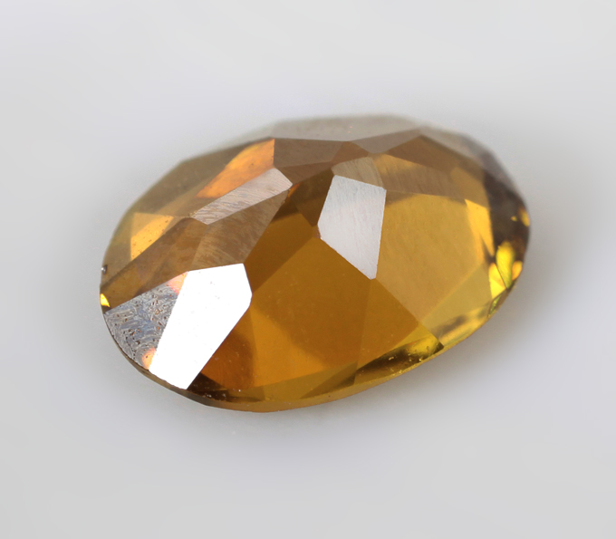 Зеленовато-желтый турмалин 0,62 карата