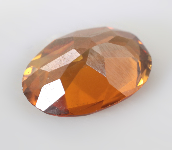 Оранжевато-желтый турмалин 0,56 карата