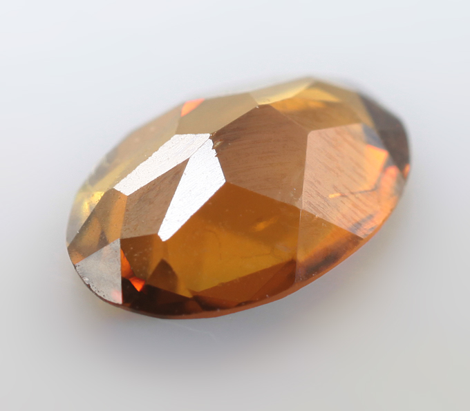 Полихромный турмалин 0,59 карата