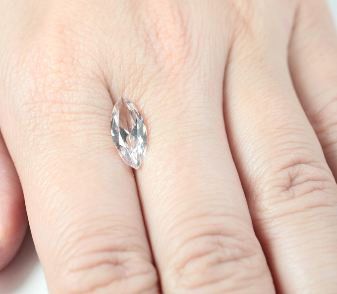 Чистейший редкий данбурит 2,21 карата