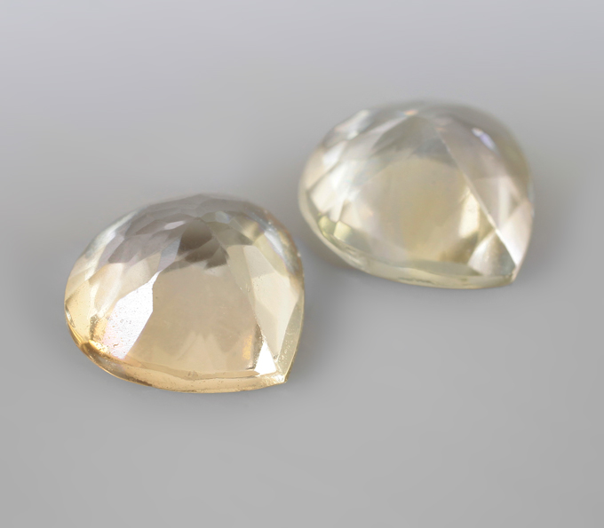 Пара желтых цоизитов 1,57 карата