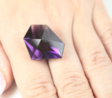 Чистейший крупный уругвайский аметист авторской огранки 30,3 карата