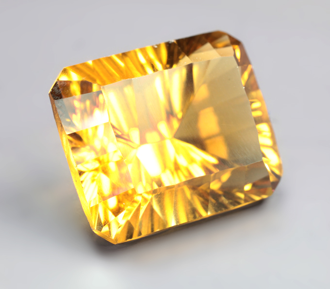 Яркий цитрин лазерной огранки 14,16 карата