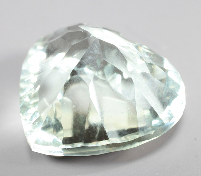 Зеленый аметист эффектной огранки 8,76 карата