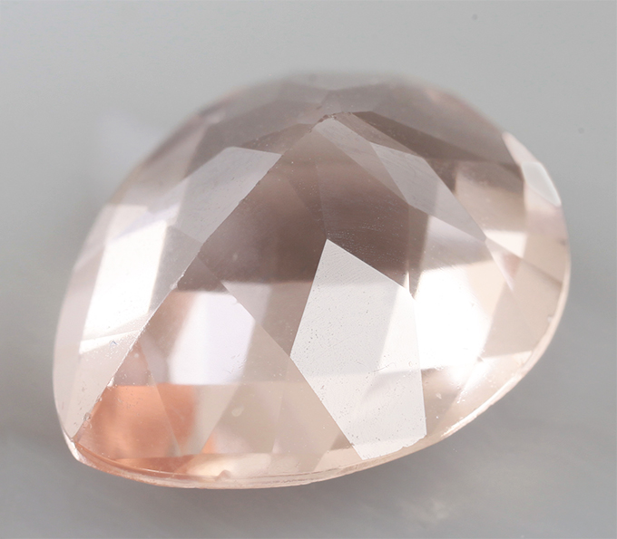 Чистейший морганит 3,88 карата