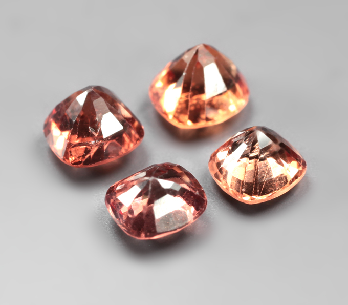 Набор из 4 оранжевых шпинелей 1,71 карата