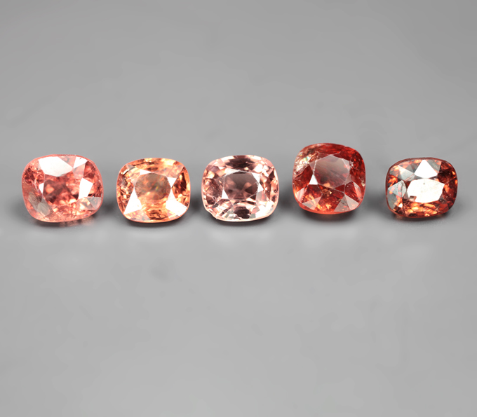 Набор из 5 разноцветных шпинелей 3,77 карата