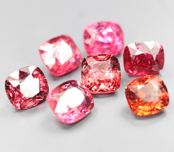 Крупный набор из 7 разноцветных шпинелей 5,21 карата