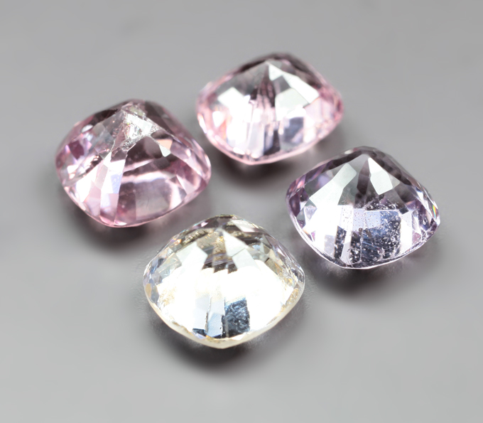 Крупный набор из 4 разноцветных шпинелей 5,36 карата