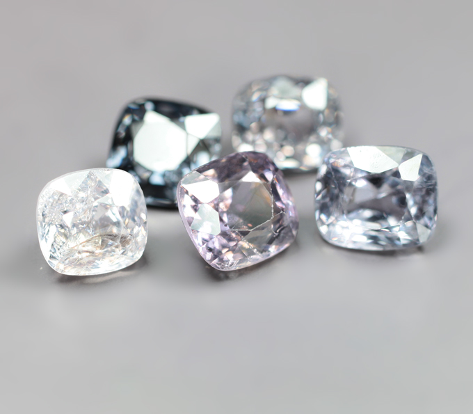 Крупный набор из 5 разноцветных шпинелей 5,55 карата