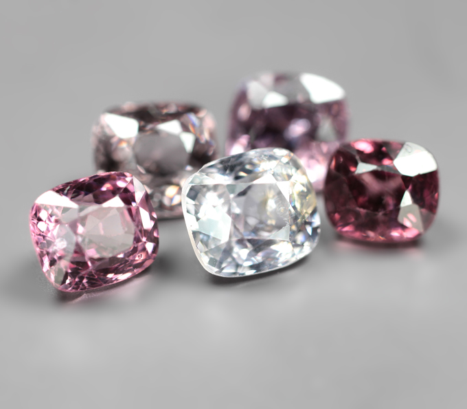 Крупный набор из 5 разноцветных шпинелей 6,14 карата