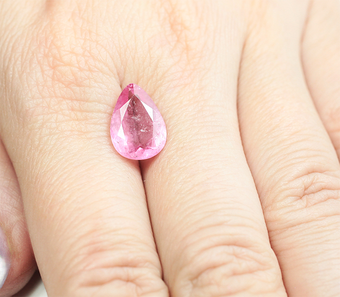 Розовый турмалин 4,16 карата