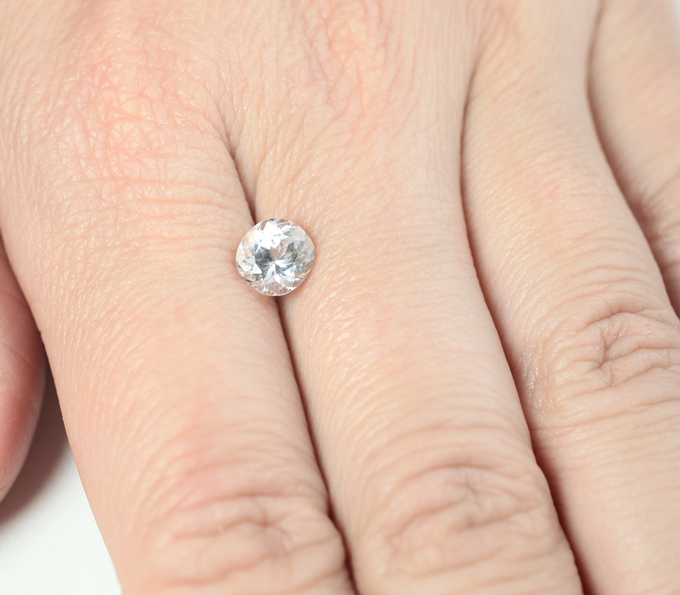 Данбурит 1,37 карата