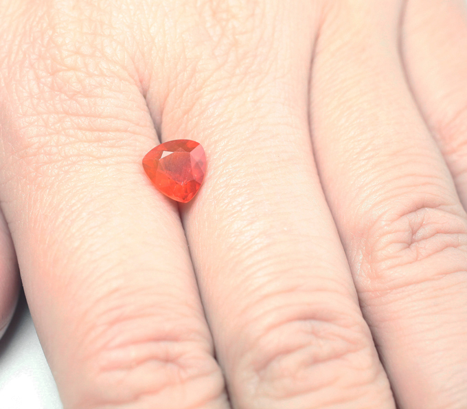 Мексиканский ограненный "огненный" опал 1,13 карата