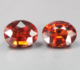 Пара оранжевато-красных цирконов  2,78 карата