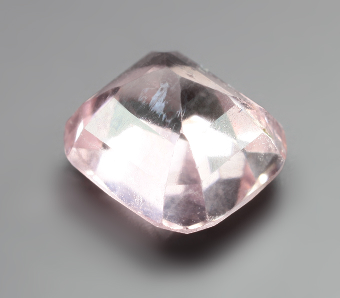 Нежно-розовый турмалин 1,83 карата