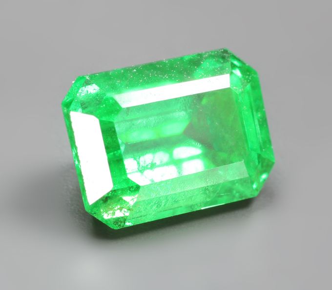 Ярко-неоновый цаворит 1,17 карата