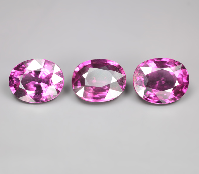 Набор из 3 умбалитов гранатов топовых цветовых характеристик 7,09 карата