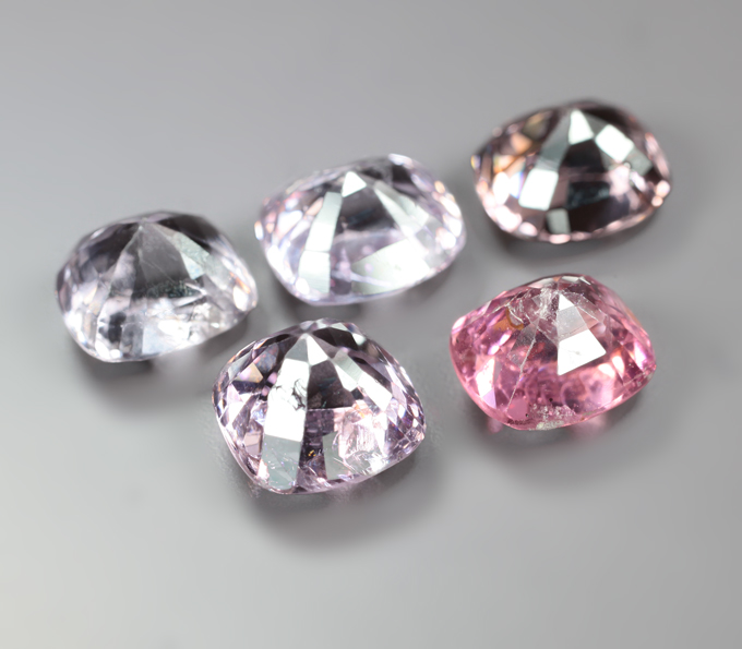 Набор из 5 разноцветных шпинелей 6,08 карата