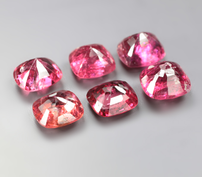 Набор из 6 красных шпинелей 4,03 карата