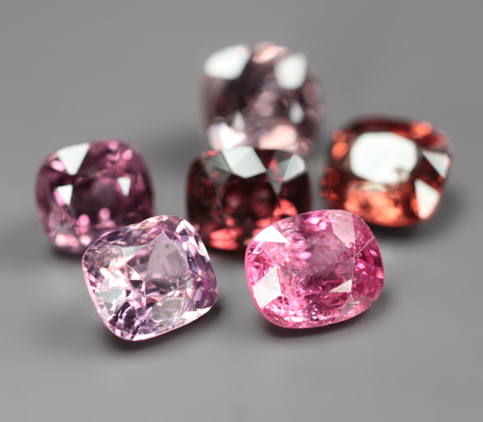 Набор из 6 разноцветных шпинелей 3,62 карата