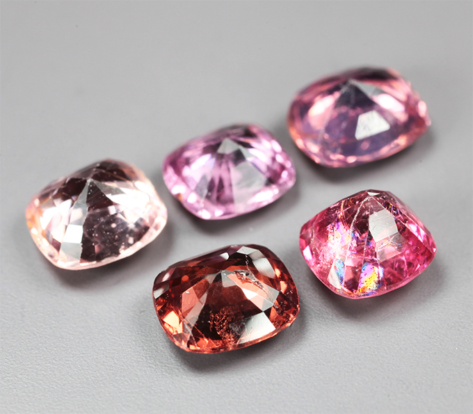 Набор из 5 разноцветных шпинелей 3,83 карата