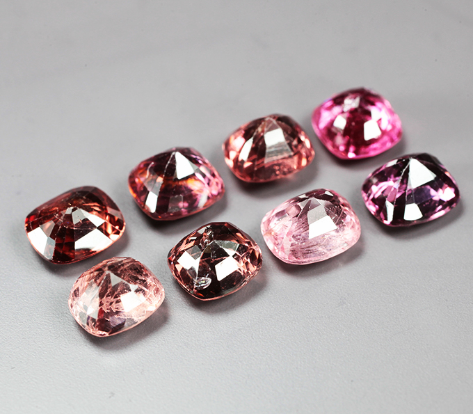 Набор из 8 разноцветных шпинелей 6,63 карата