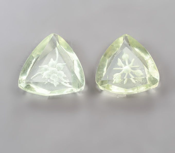 Пара резных зеленых аметистов 10,37 карата