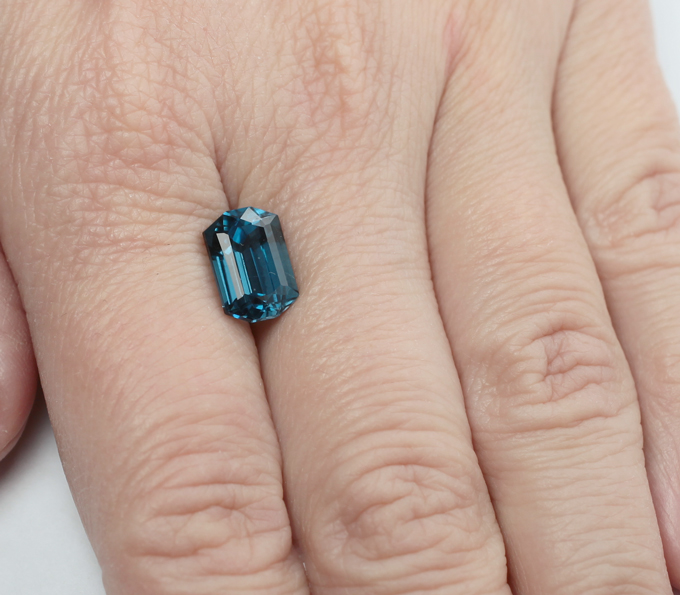 London топаз высокой чистоты авторской огранки 4,62 карата