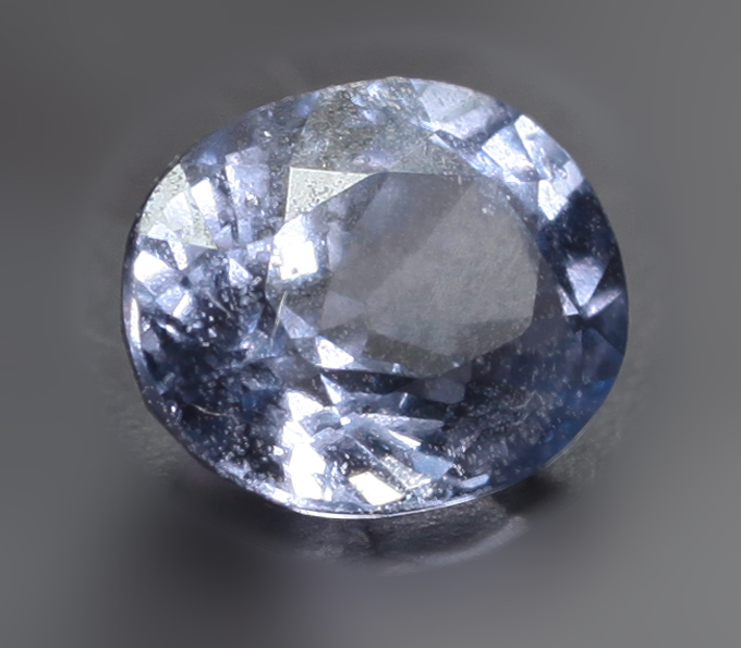 Редкая шпинель со сменой цвета 0,63 карата