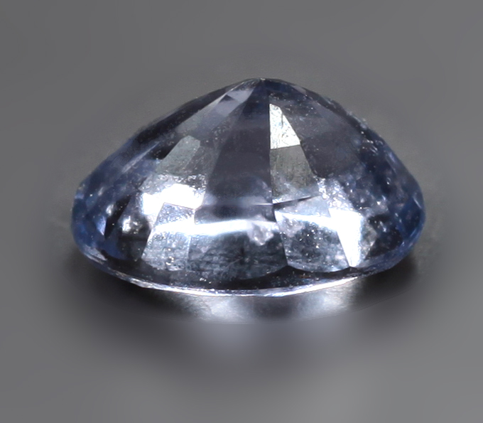 Редкая шпинель со сменой цвета 0,63 карата