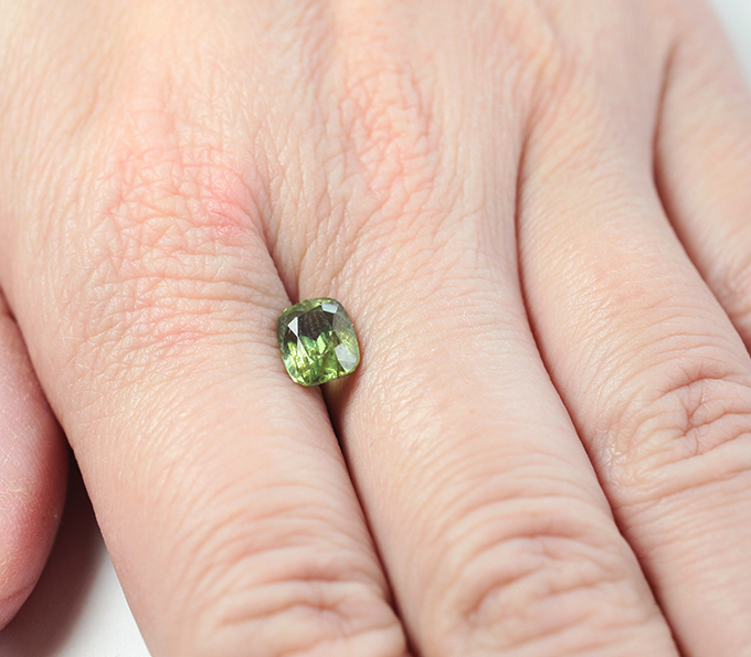 Редкий цвет! Зеленый циркон 2,51 карата