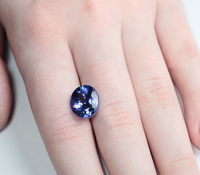 Чистейший танзанит 5,46 карата