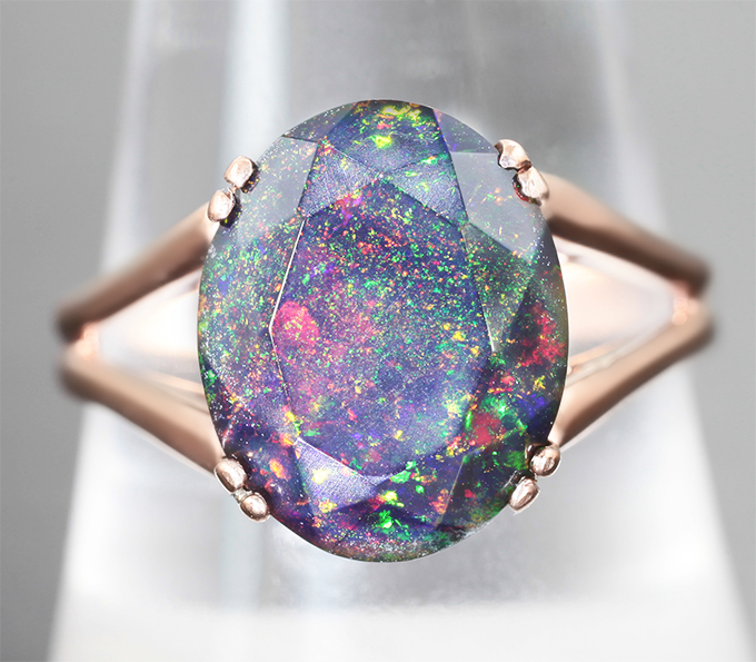 Кольцо с ограненным черным опалом 3,19 карата