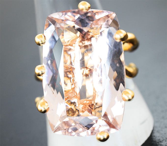 Кольцо с морганитом 25,29 карата