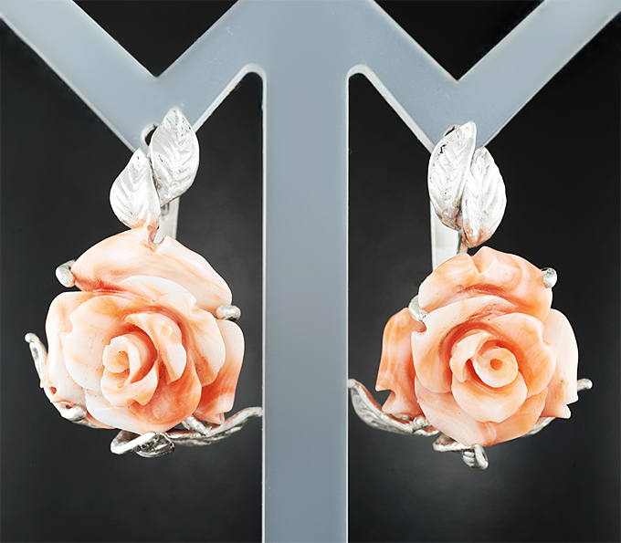 Комплект с резным кораллом 80,05 карата 